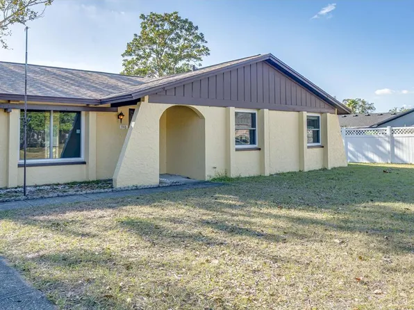 702 Valley Hill Dr, Brandon, FL 33510