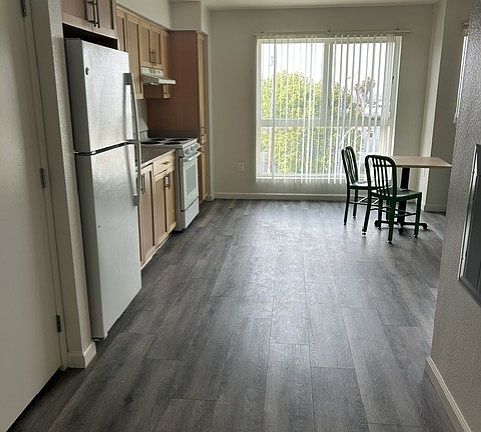 2nd image of 535 W El Segundo Blvd APT 308