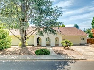 2170 NW Saint Andrews Dr, McMinnville, OR 97128