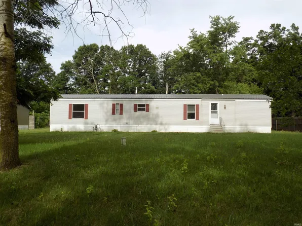 52755 Yorkshire Dr, Middlebury, IN 46540