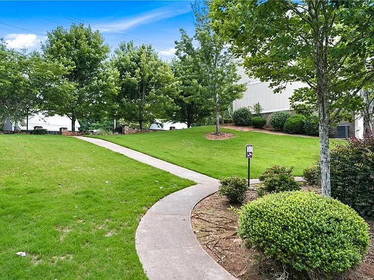 211 Oconee River Cir — Photo 29