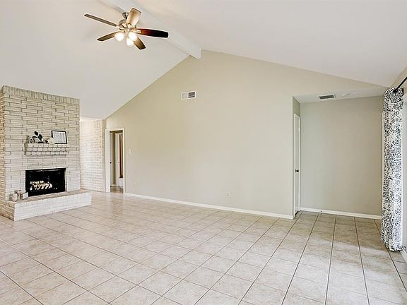 Alternate view of living area.