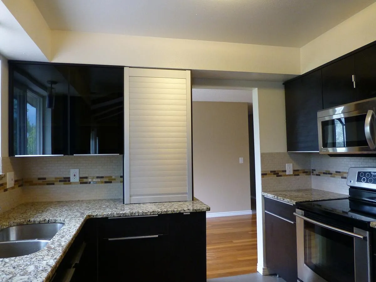5 bed, 2500 sqft, $3,400 — Photo 3