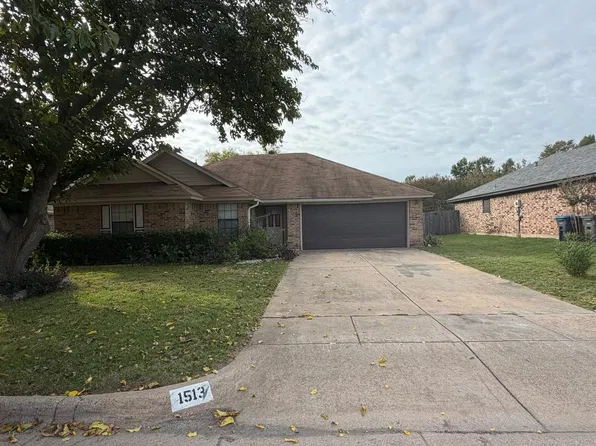 1513 Willow Vale Dr, Fort Worth, TX 76134