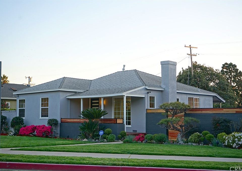 1st image of 2923 Kelton Ave
