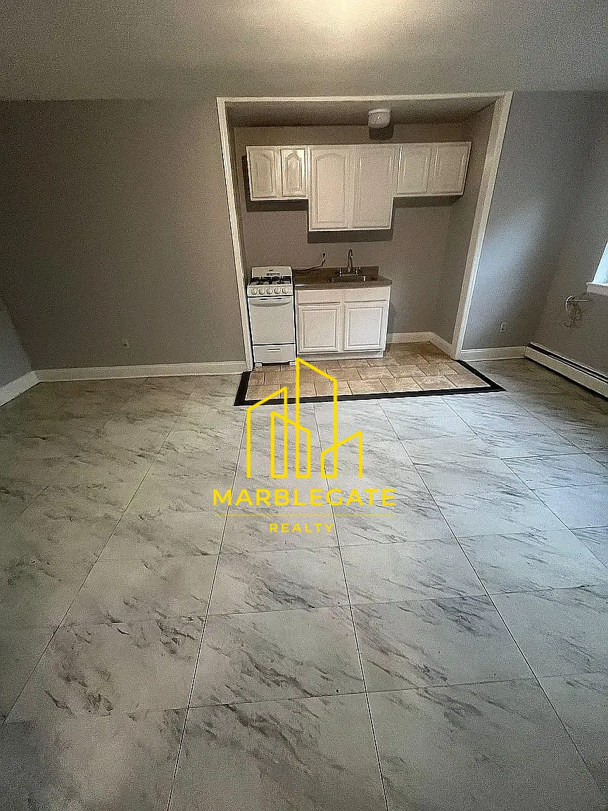Studio, 550 sqft, $1,050 — Photo 2