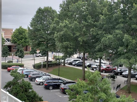 5th image of 16927 Birkdale Commons Pkwy APT D
