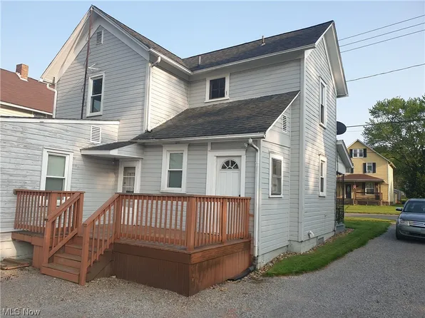 542 E Main St, East Palestine, OH 44413