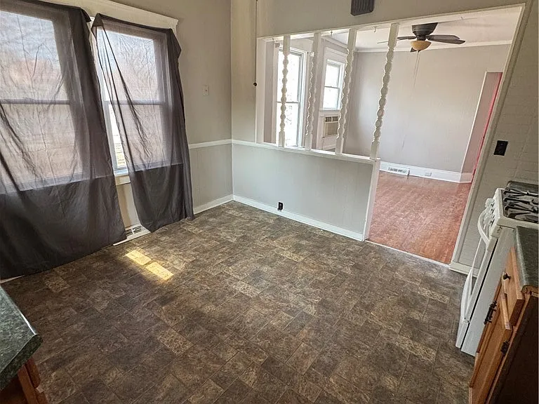 9316 Raymond Ave — Photo 3
