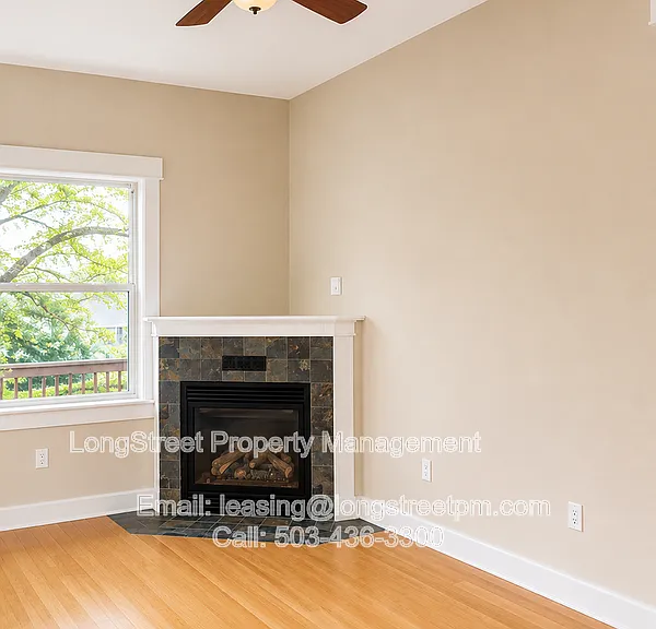 73 NE Graham St — Photo 3