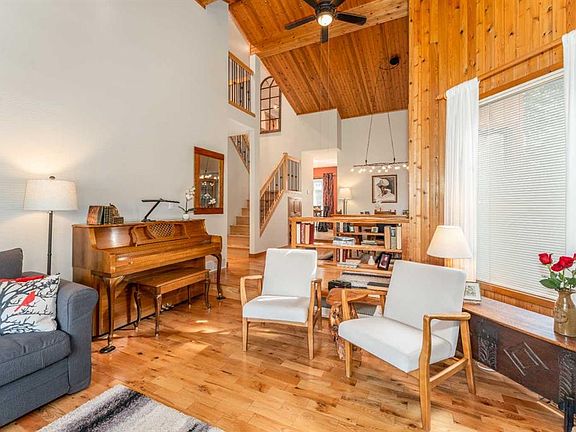 4th image of 803 W Larch Pl #800