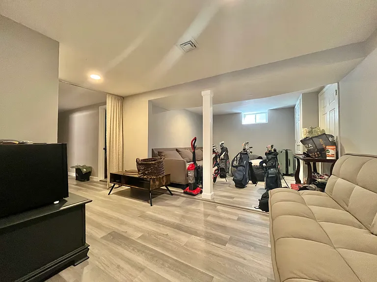 49 Quint Ave #2 — Photo 9
