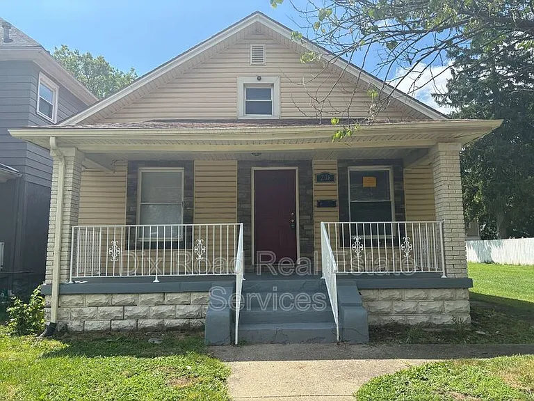 208 Garfield St — Photo 1