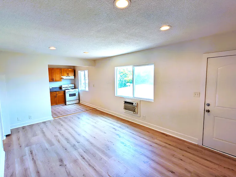 7226 Troost Ave #5 — Photo 2
