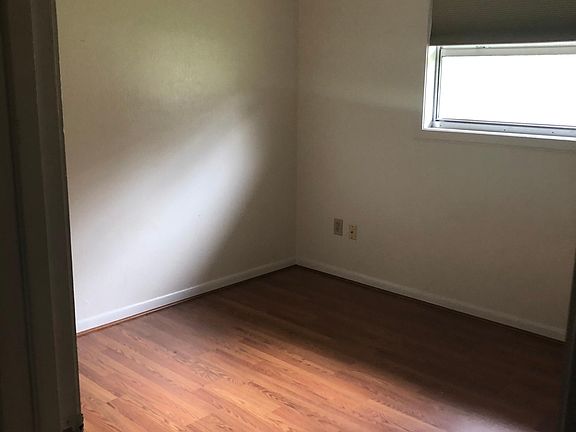 3rd image of 213 Birch Dr