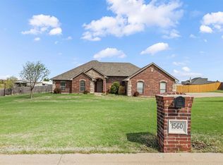 1560 Saddlecloth Trl, Guthrie, OK 73044