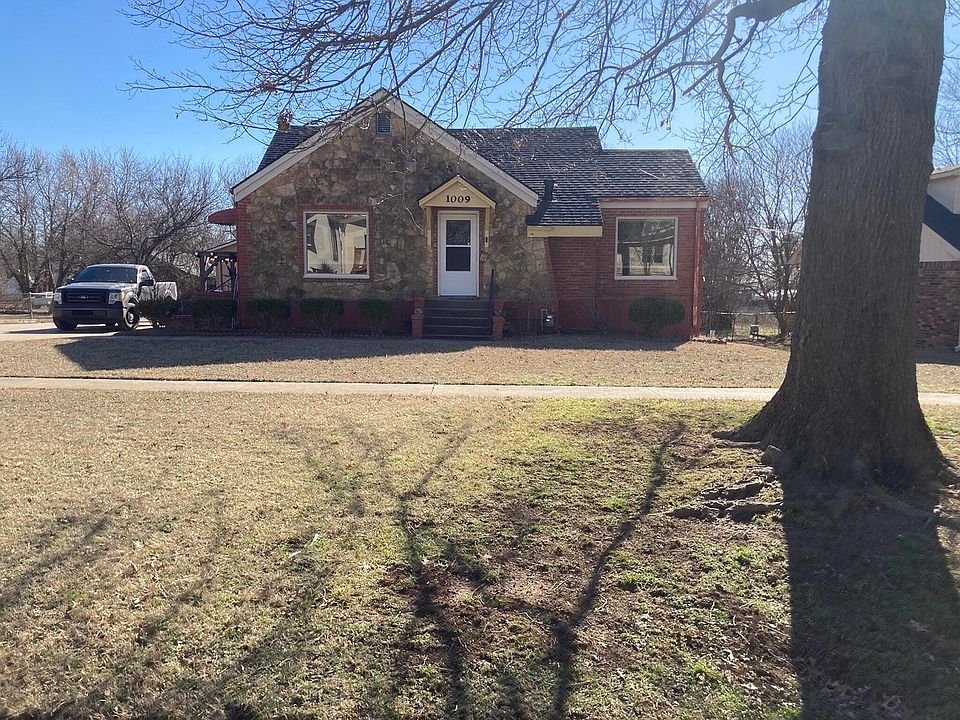1st image of 1009 W Delaware Ave
