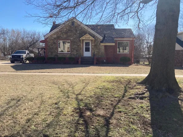 1009 W Delaware Ave, Vinita, OK 74301