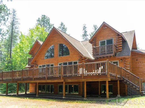 115 Chocolay River Trl, Marquette, MI 49855