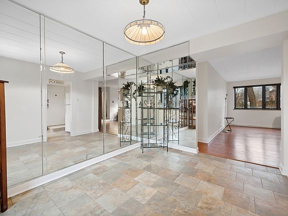 5th image of 5510 S Woodlawn Ave #101