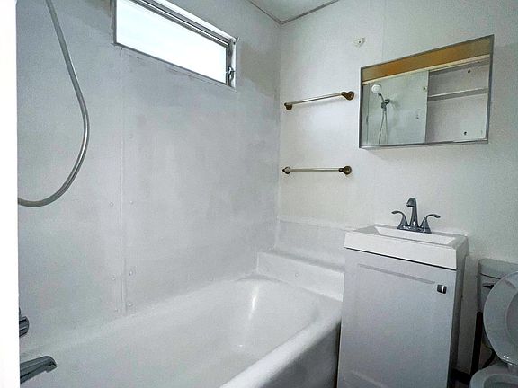 3rd image of 1712 S 22nd St Floor 1