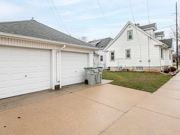 3500 S Clement Ave — Photo 38