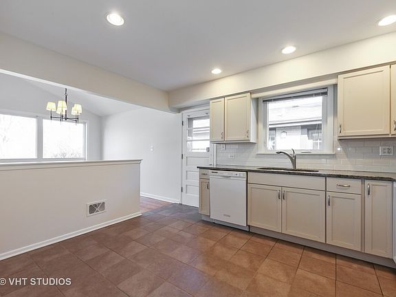 5th image of 3005 Washington Ave