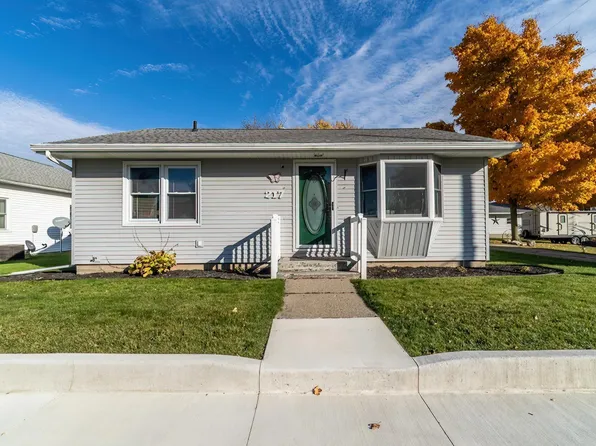 217 Zook St, Topeka, IN 46571