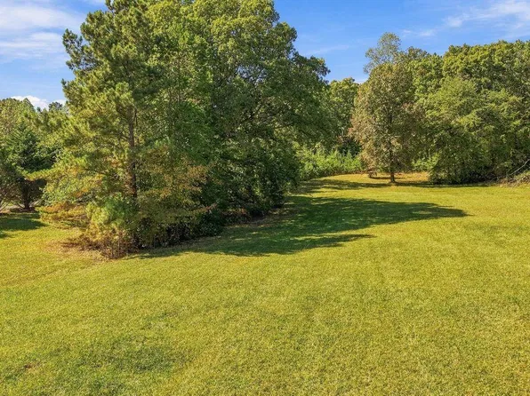 11077 Old Hotwater Rd, Soddy Daisy, TN 37379
