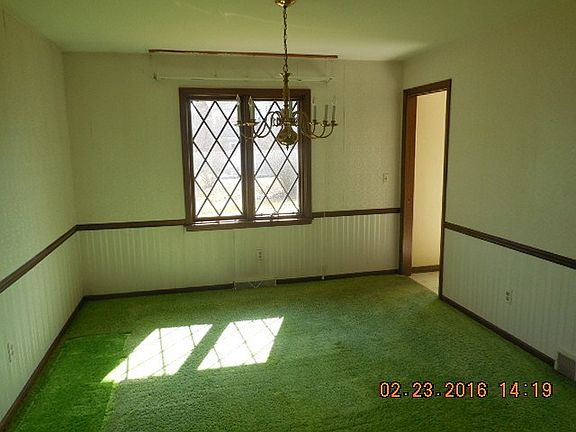 3rd image of 2420 Bradford Dr