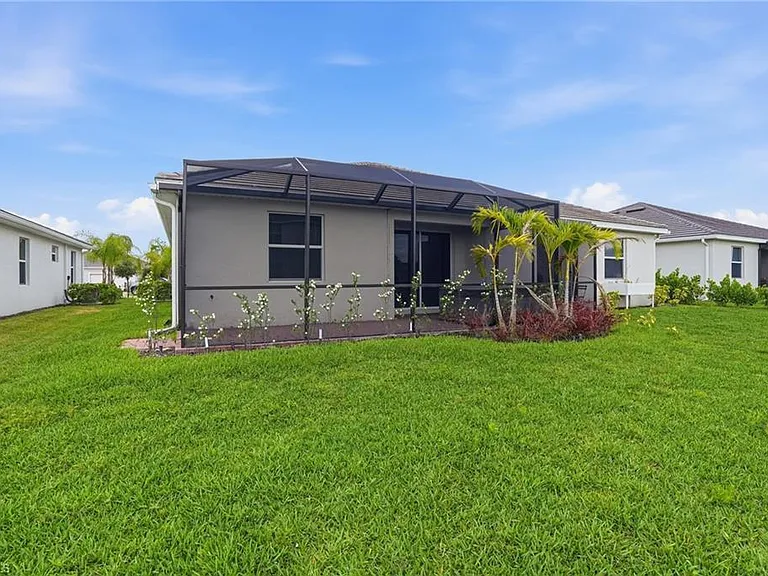 2215 Dragonfruit Way — Photo 37