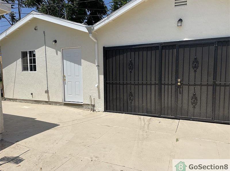 1st image of 721 W 106th St
