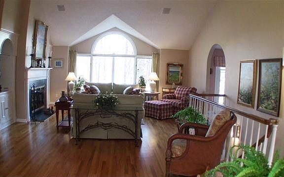 5th image of 521 Heather Dr