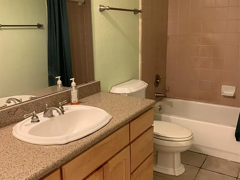 1424 Chapman Dr — Photo 12