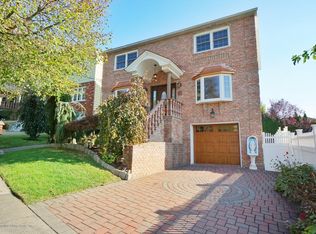 11 Emerson Ct, Staten Island, NY 10304