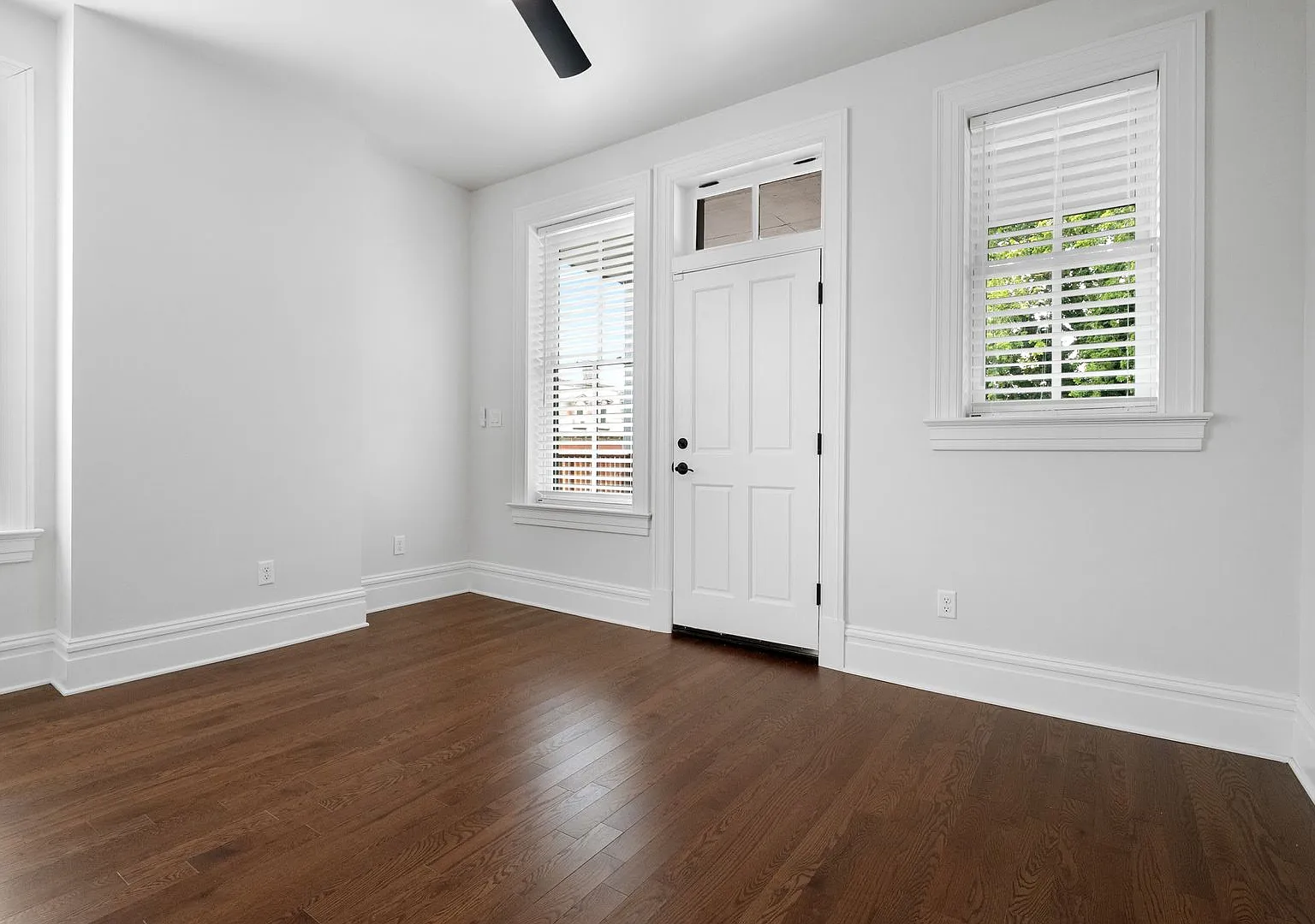 1300 Sidney — Photo 3