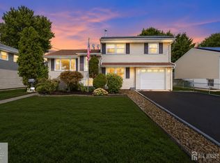 118 Markowitz St, Carteret, NJ 07008