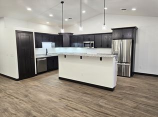 2431 Colby Ave NW, Aberdeen, SD 57401