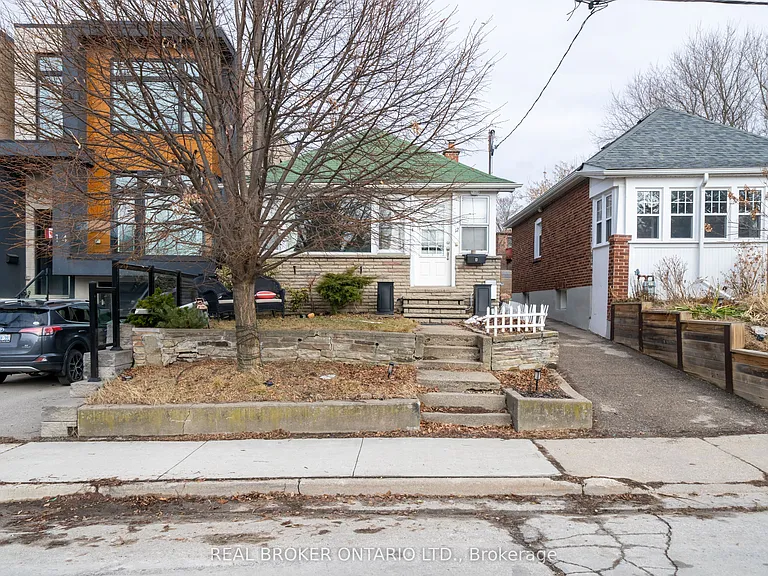 12 Villa Rd #BASEMENT — Photo 23