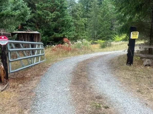 1017 Olson Rd, Sequim, WA 98382