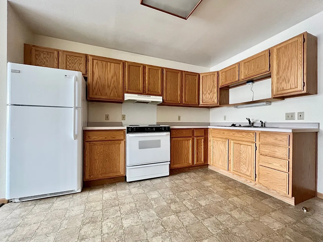 2 bed, $1,050 — Photo 2