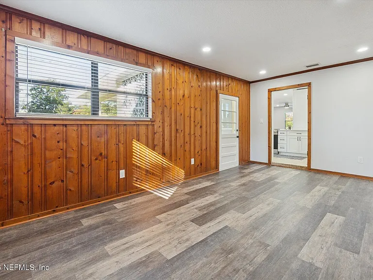 863 Westgate Dr — Photo 18