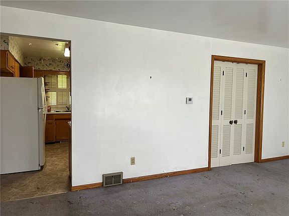 5th image of 18 Lattavo Dr