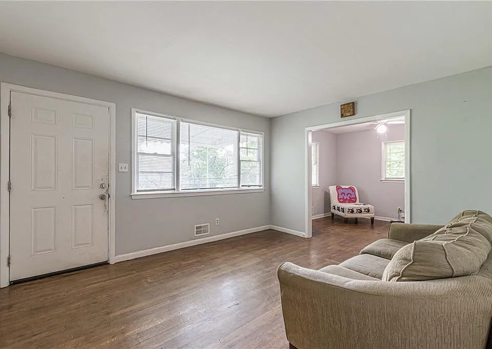 350 Brooks Ave SW