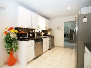 404 Burlington Rd, Paramus, NJ 07652