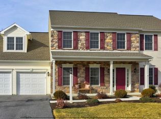 4 Sensenich Dr, Lititz, PA 17543