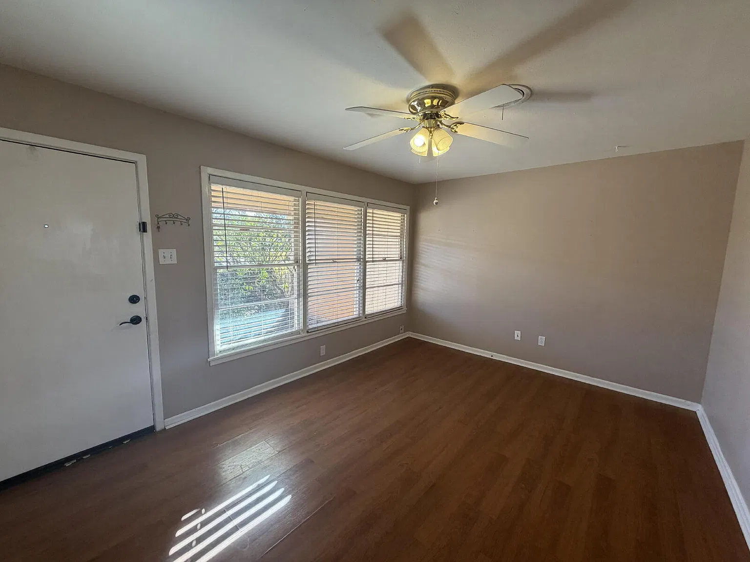 2 bed, 2.0 bath, 1089 sqft, $1,000 — Photo 4