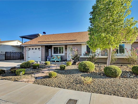 4th image of 1522 Della Ct