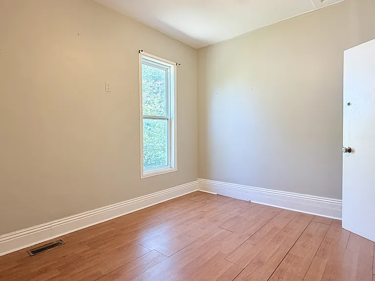 337 Maxwell St — Photo 8