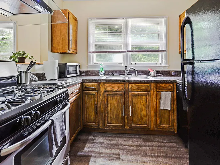 226 S Columbia Dr — Photo 8